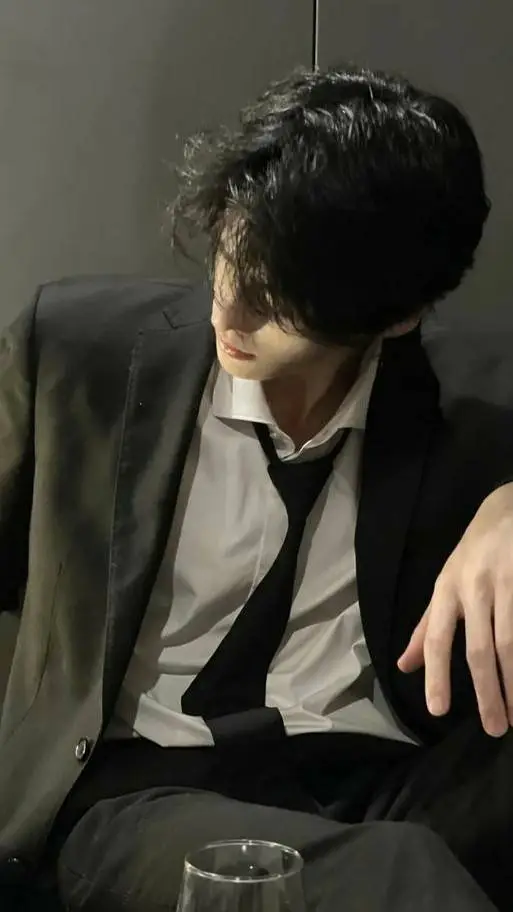 ai character: ezra background