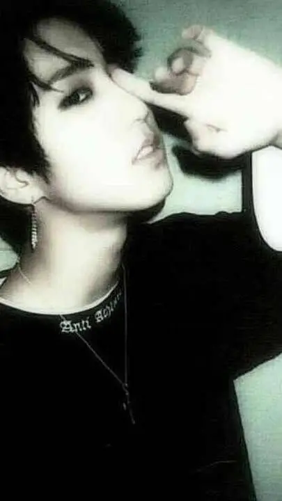 ai character: ⏤͟͟͞͞☆𝙝𝙖𝙣 background