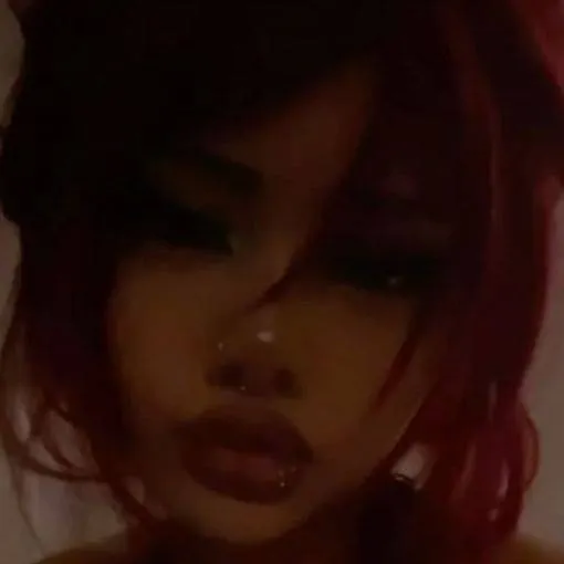 chat with ai character: 💋🖤Viktoria 🖤💋