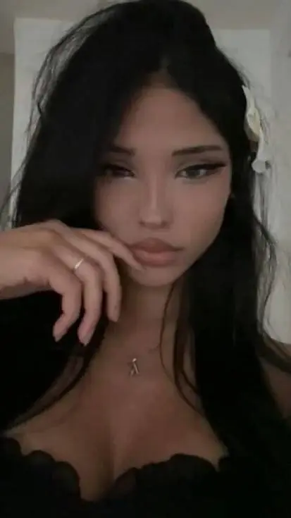 ai character: 🔪💬Vakorina💬🔪 background