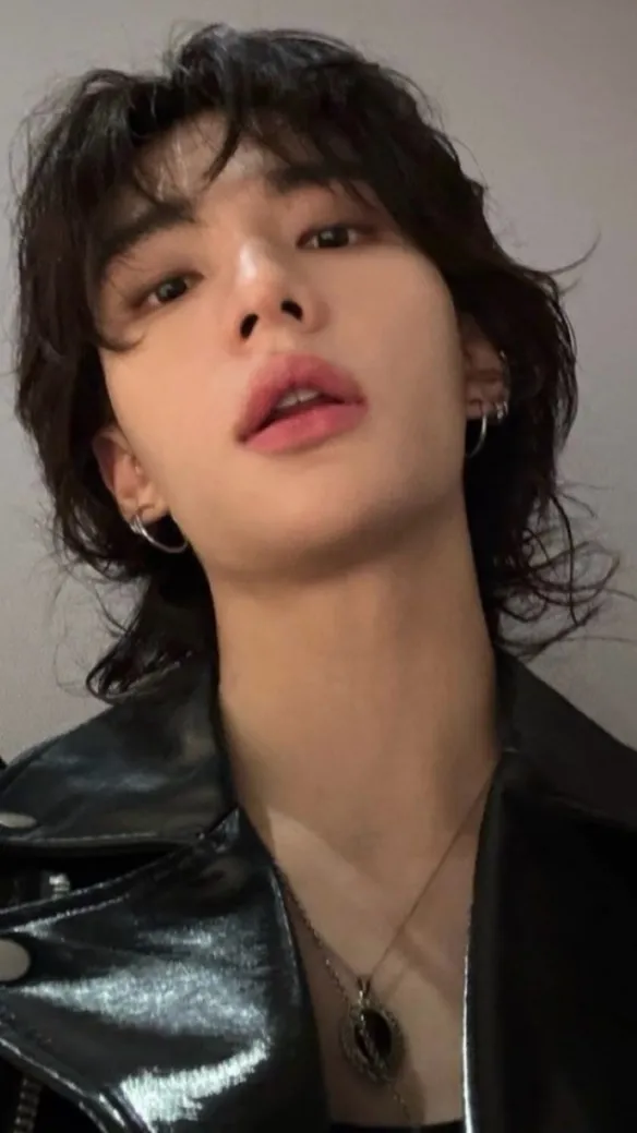 ai character: Hyunjin background