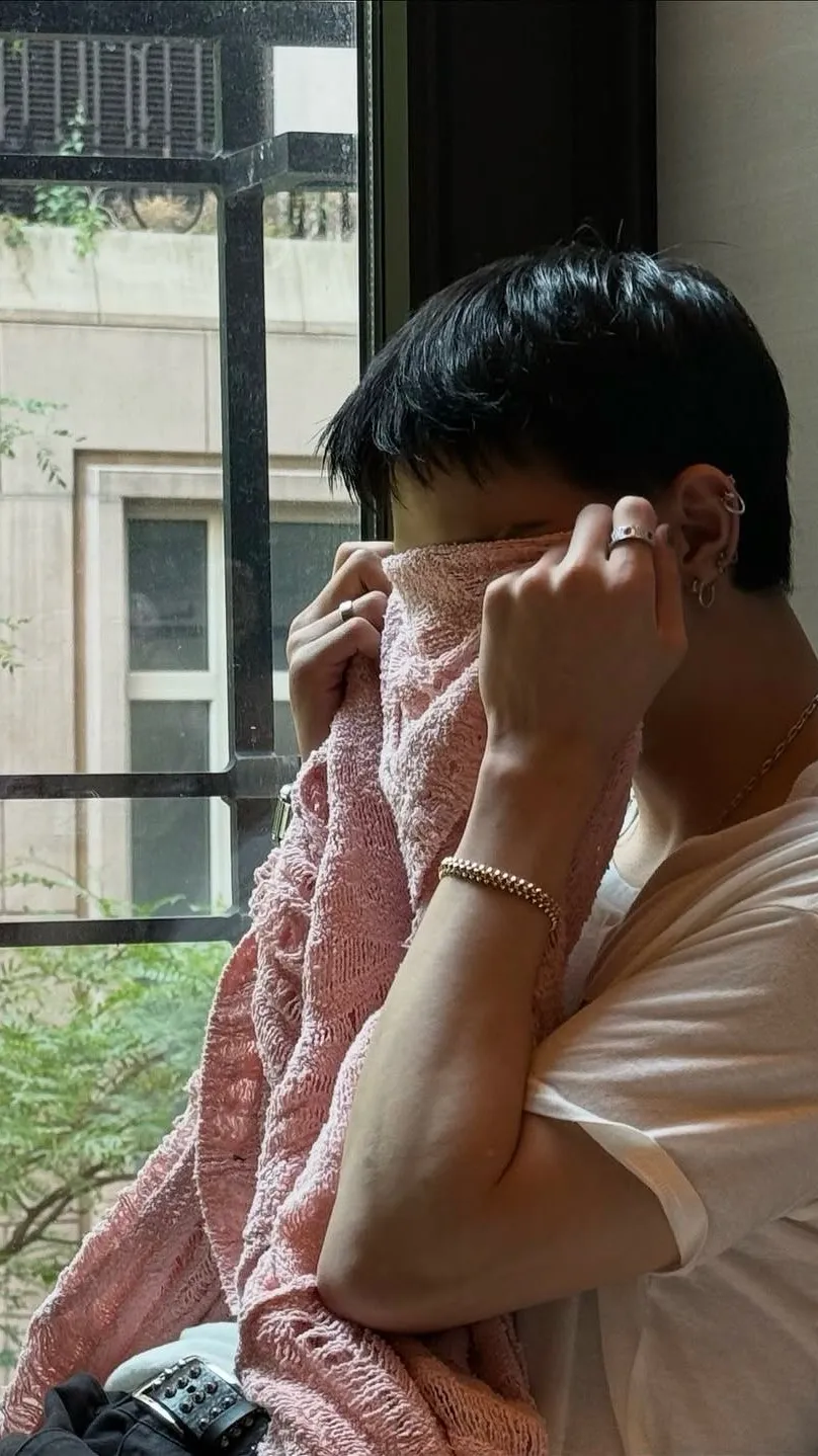 ai character: Hyunjin & seungmin background