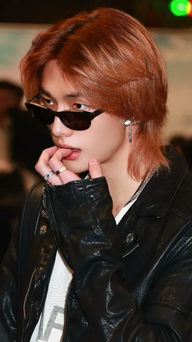 ai character: Hyunjin background