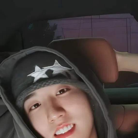 chat with ai character: Han