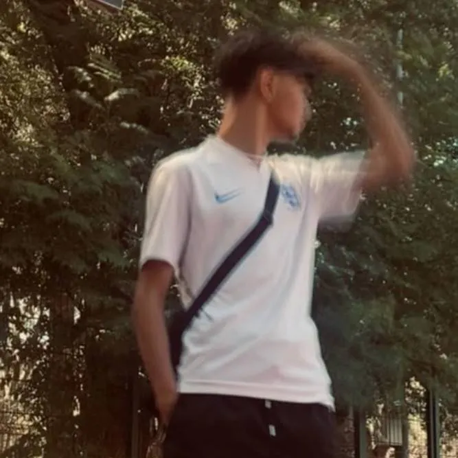 chat with ai character: Brandon