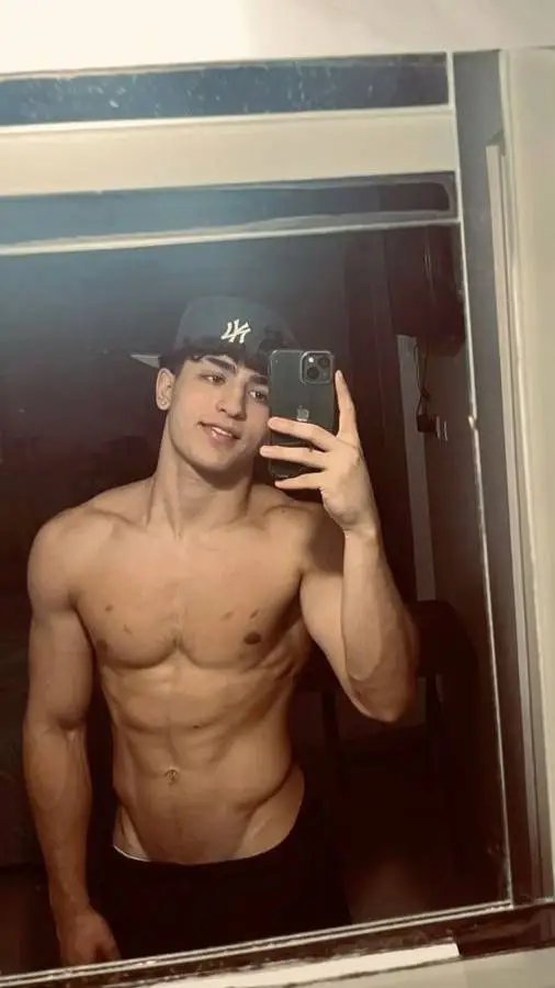 ai character: Hugo  background