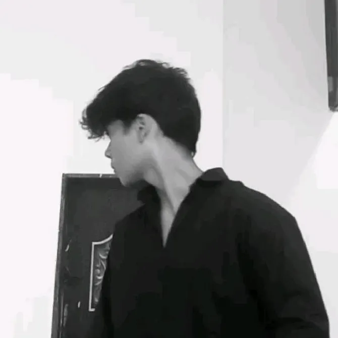 chat with ai character: romen