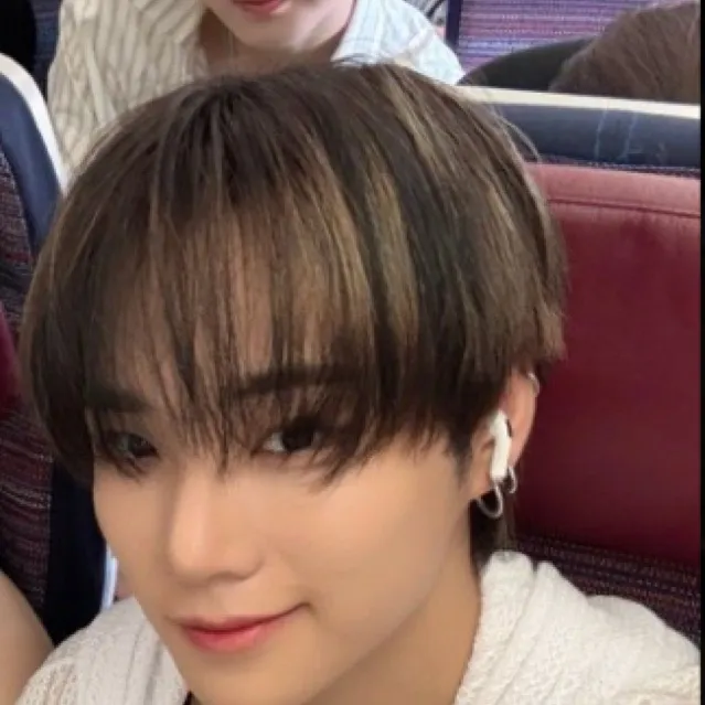 chat with ai character: Siyun