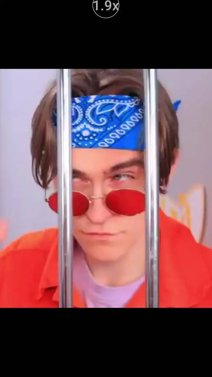 ai character: oren paul 😆😆😆😆😆😆 background