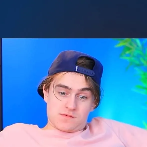 chat with ai character: oren paul 