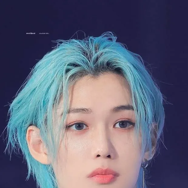 chat with ai character: felix