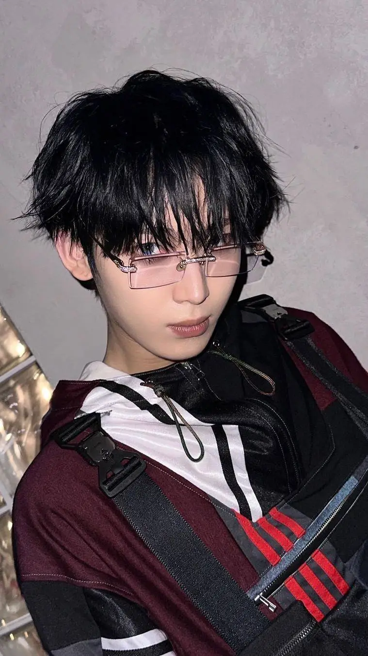 ai character: sunoo background