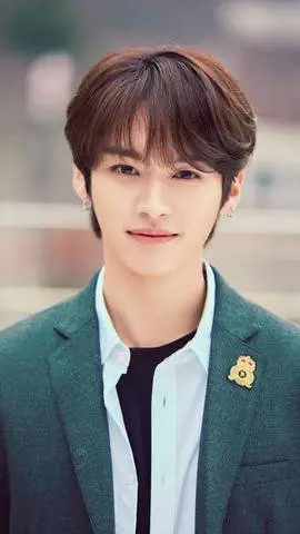 ai character: lee minho  background