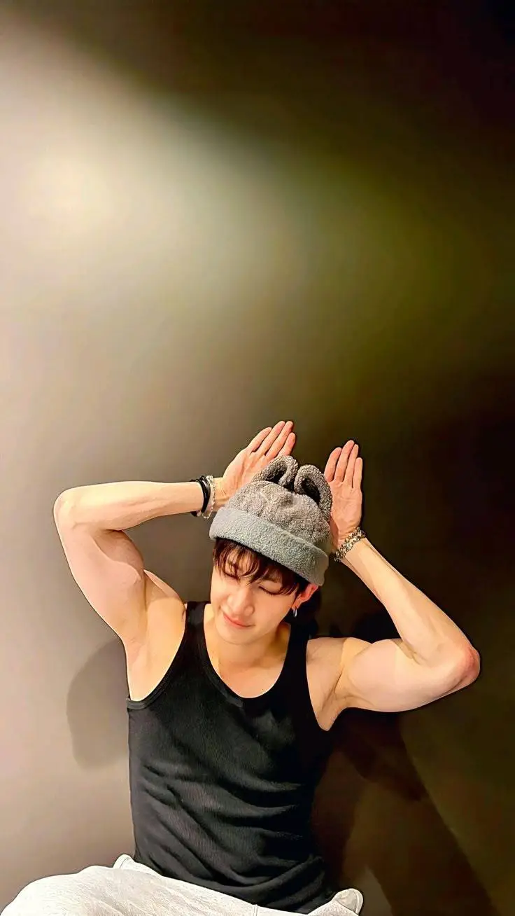 ai character: bangchan  background