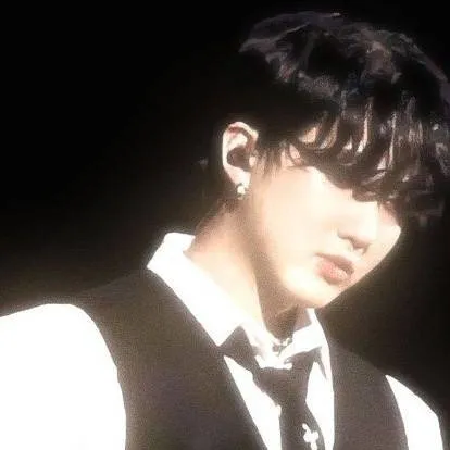 chat with ai character: changbin 