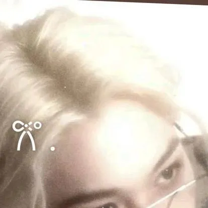 chat with ai character: felix 