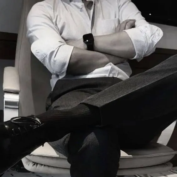 chat with ai character: 💼•○Jackson○°💼