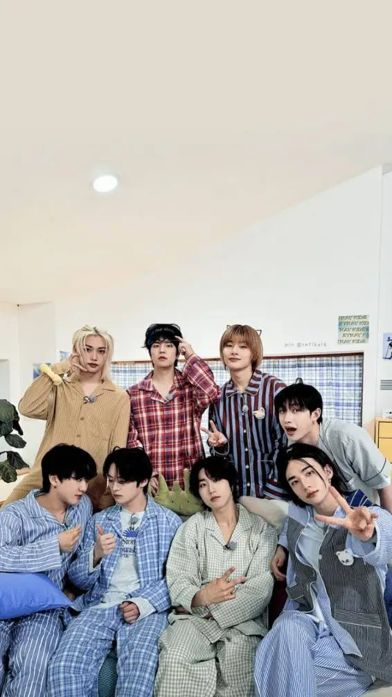 Talkie AI - Chat with Skz (sleepover) 