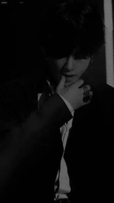 ai character: Kim Taehyung background
