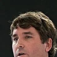 chat with ai character: Admin Creativers