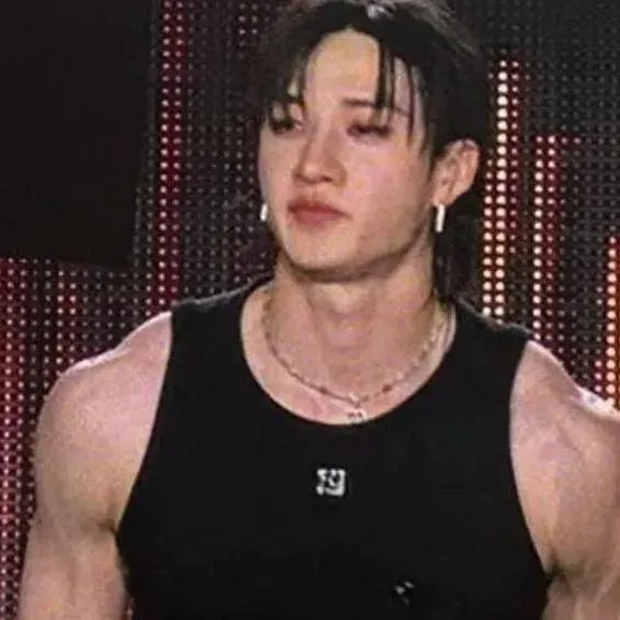 chat with ai character: Bang Chan