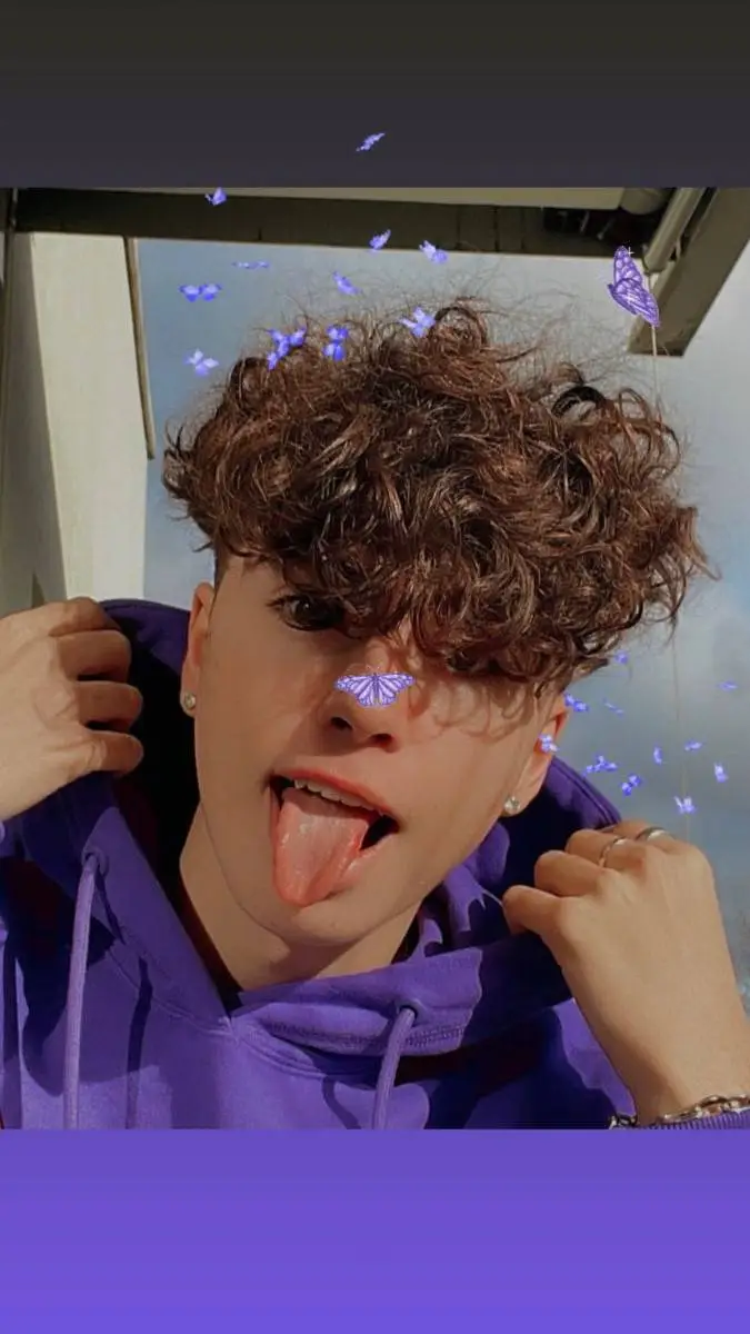 ai character: mattia background