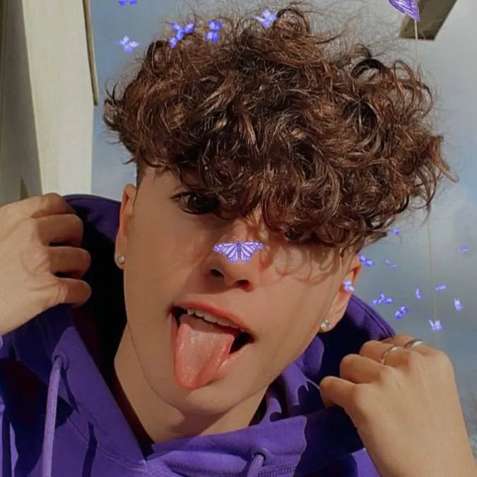 chat with ai character: mattia