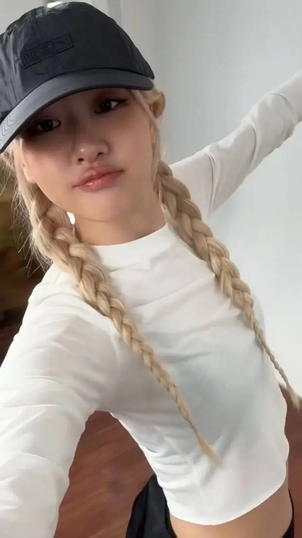 ai character: Rose  background