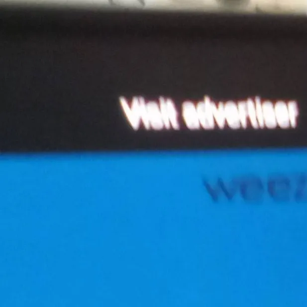 chat with ai character: weezer