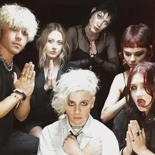 chat with ai character: BELL AND ROSES 