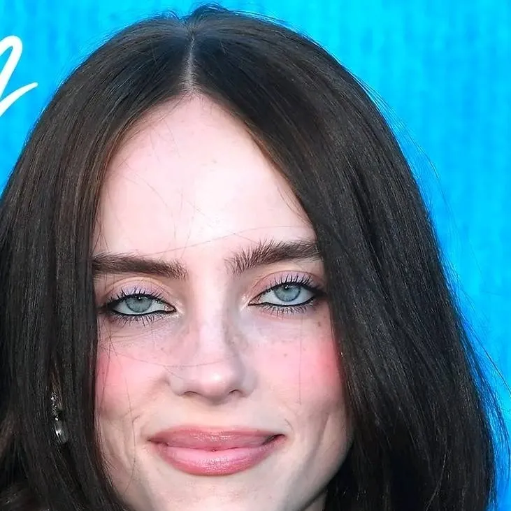 chat with ai character: Billie Eilish