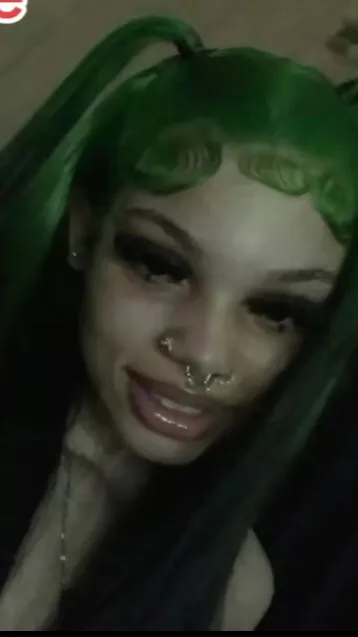 ai character: Kaylee background