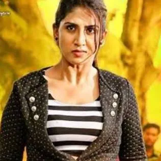 chat with ai character: Ayesha habib