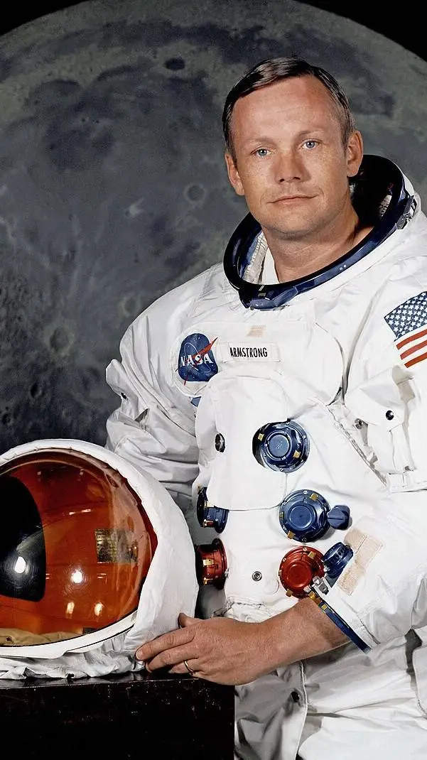 ai character: Neil Armstrong background