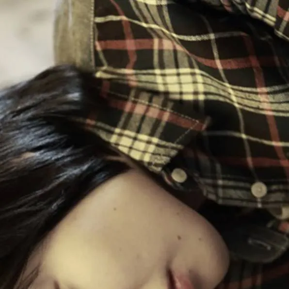chat with ai character: Hee-joo