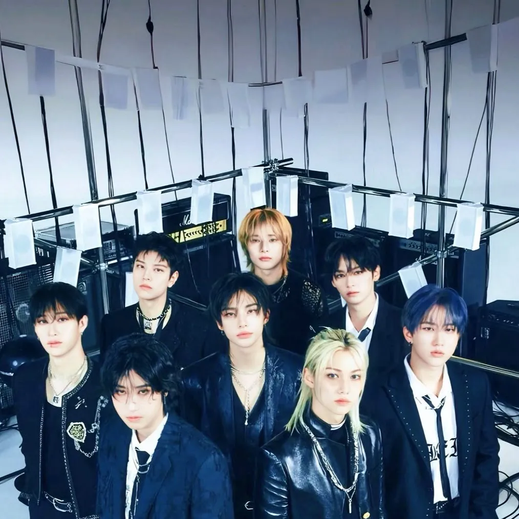 chat with ai character: Stray kids drunk