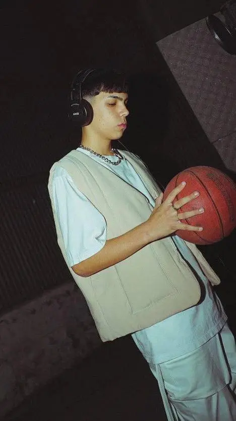 ai character: milo j background