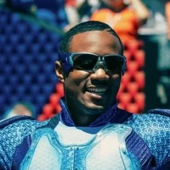 chat with ai character: A-Train 