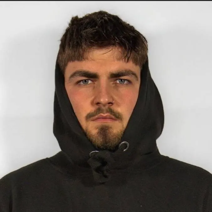 chat with ai character: Lewis Clark 