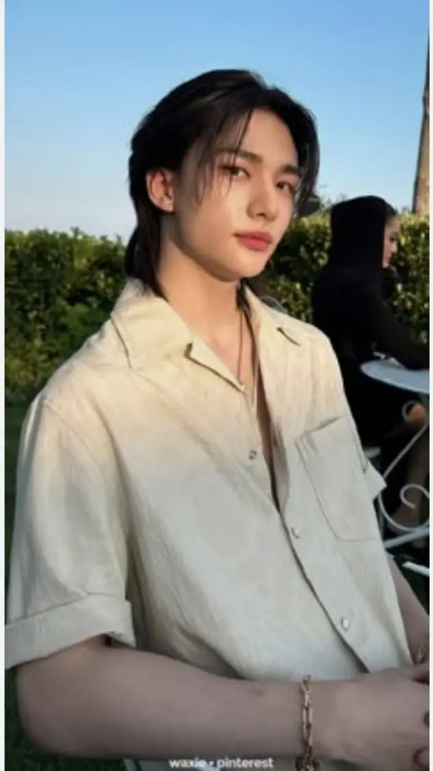 ai character: ❤️🥟 Hyunjin 🥟❤️ background