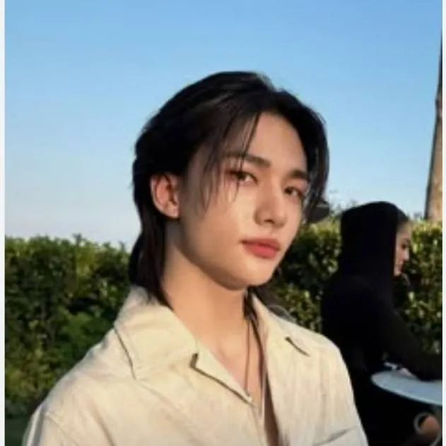 chat with ai character: ❤️🥟 Hyunjin 🥟❤️