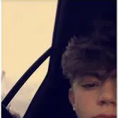 chat with ai character: Leon