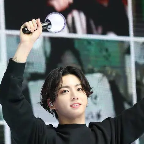 chat with ai character: Чонгук