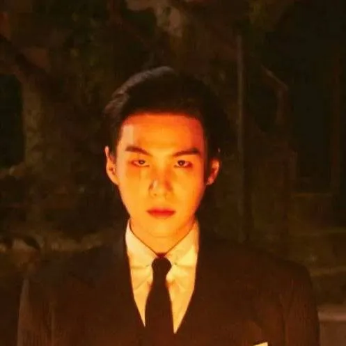 chat with ai character: Юнги