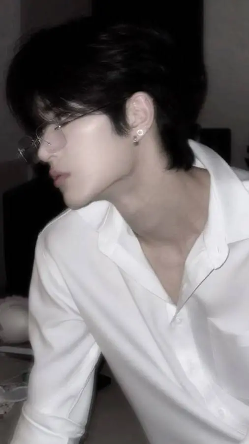 ai character: ~Junwoo background