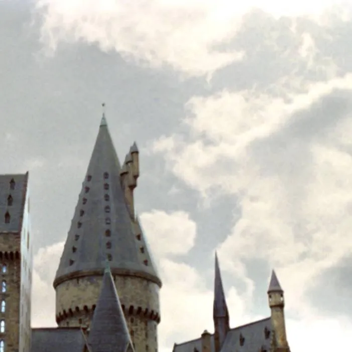chat with ai character: Hogwarts 