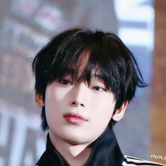 chat with ai character: Kim Sunoo