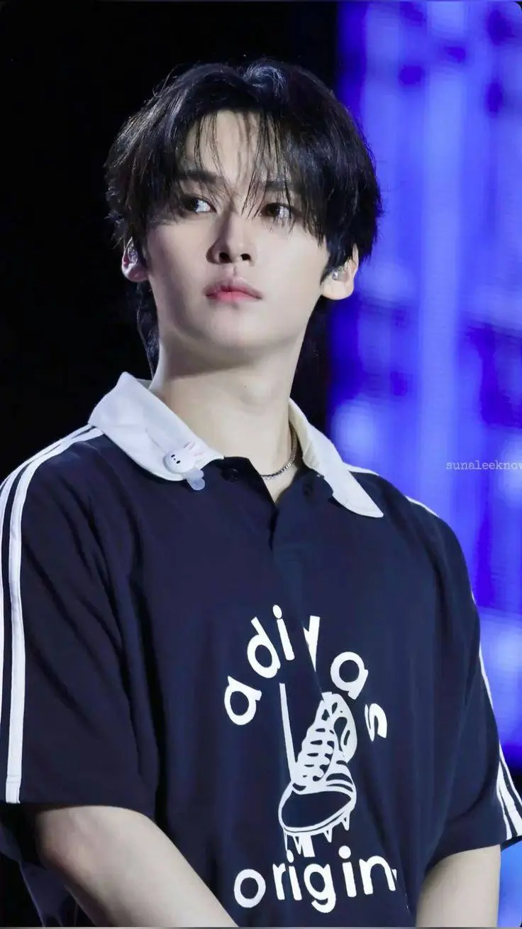 ai character: Lee Know background