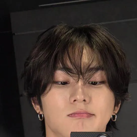 chat with ai character: Yang Jungwon