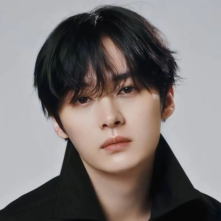 chat with ai character: Lee minho/ Leeknow